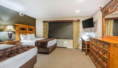 Queen Room with Two Queen Beds - Non-Smoking