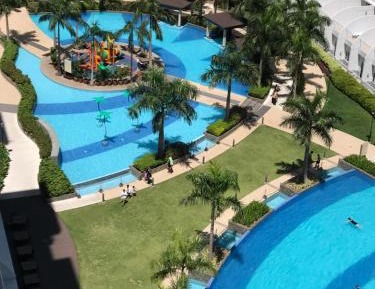 Apartment with Pool View 