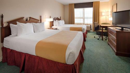 Queen Room with Two Queen Beds - Non Smoking