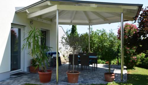 Apartment with Garden View