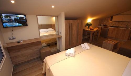 Deluxe Quadruple Room