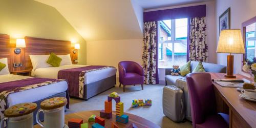 Family Room (2 Adults + 3 Children)