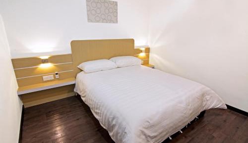 Standard Queen Room