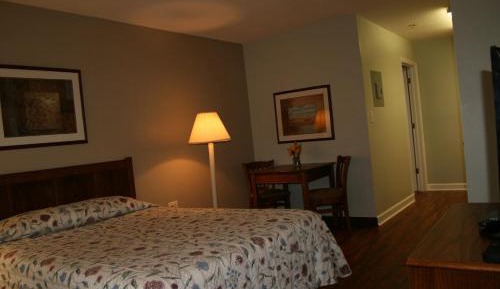 Deluxe King Suite