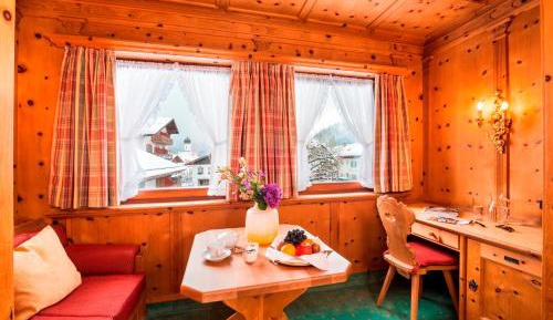 Double Room (1 Adult)