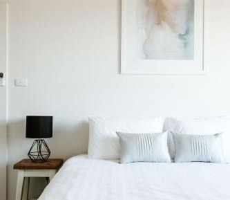 One-Bedroom King Suite
