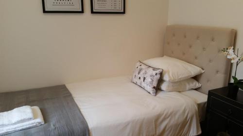 Twin Room with Shared Bathroom