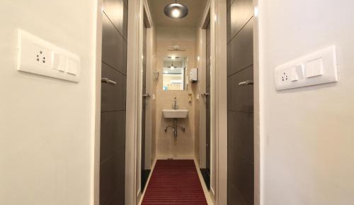 Bed in A/C mixed dorm with Balcony & ensuite 2 bathrooms