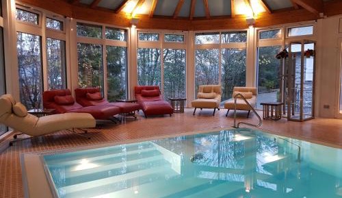 Six-Bedroom Villa with Private Pool and Sauna