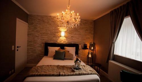 Deluxe King Suite