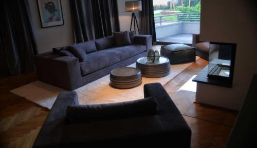 Two-Bedroom Apartment with Fireplace