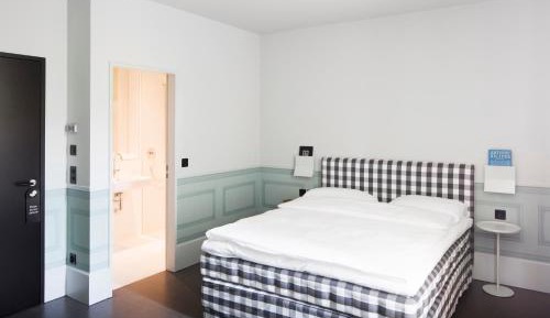 Medium Double Room