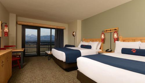 Deluxe Queen Suite with Balcony