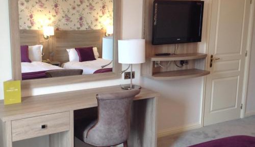 Deluxe Family Room