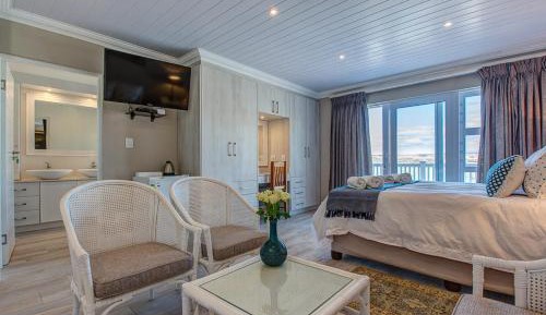 Family Suite with a partial Sea view from Balcony