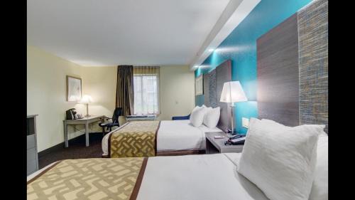 Queen Room with Two Queen Beds - Non-Smoking