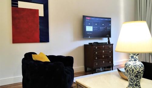  Luxury Two-Bedroom Suite with Old Town View