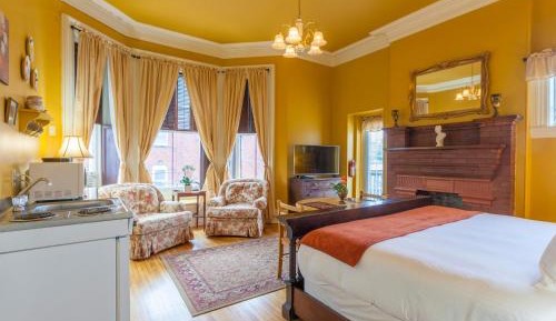Superior King Suite