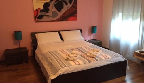 Large Double Room with Private External Bathroom