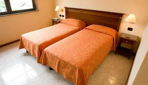 Basic Triple Room