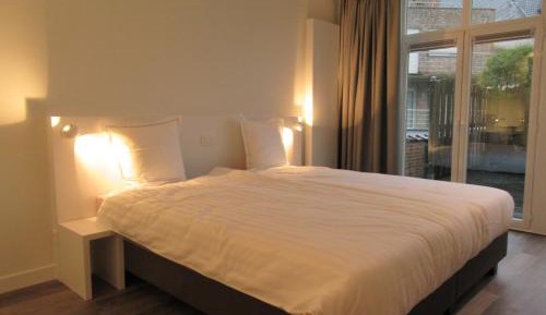 Deluxe Twin Room with Kitchenette and Terrace