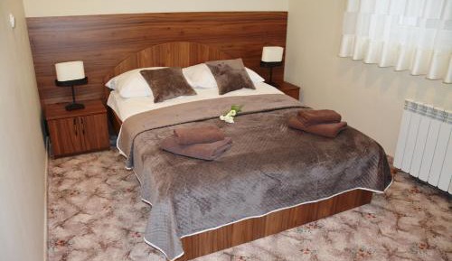 Apartment (2 Adults)