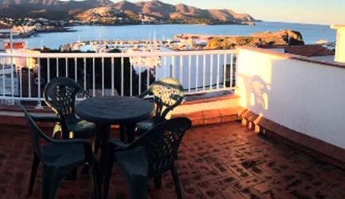 Studio Apartment with Sea View