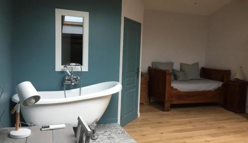 Triple Room with Private Bathroom
