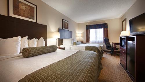 Deluxe Queen Room with Two Queen Beds - Non-Smoking