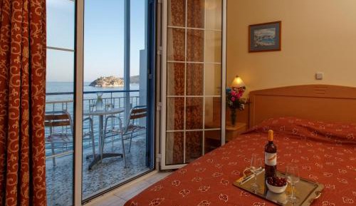 Double or Twin Room with Sea View