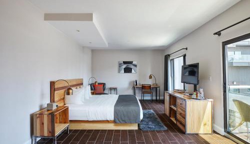 Superior King Balcony Room