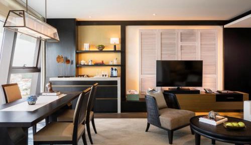 Manor Suite