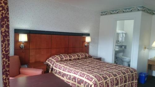 Queen Room - Non-Smoking