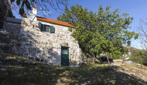 One-Bedroom Holiday Home
