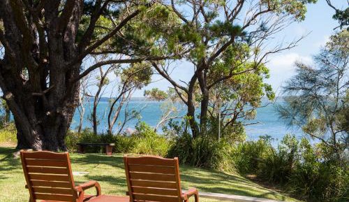One-Bedroom Apartment with Lake View - Nelsons