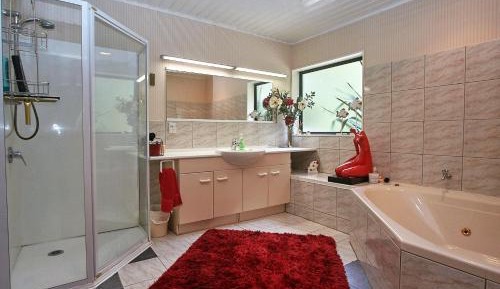 Queen Room with Shared Bathroom