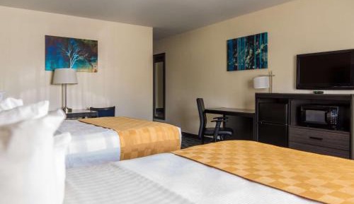 Queen Room with Two Queen Beds - Non-Smoking