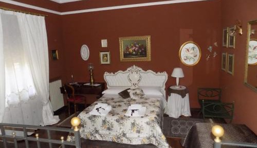 Deluxe Suite with Spa Bath