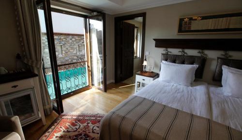 Deluxe Double or Twin Room with Pool View