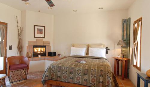 Superior Queen Room with Fireplace