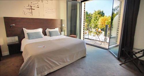 Prestige King Room with Terrace and Castle View - Non-Smoking