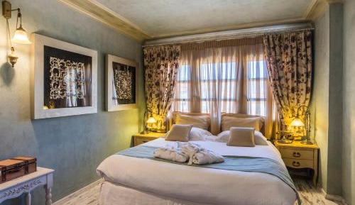 Superior Double Room with Fireplace and Side Mountain View