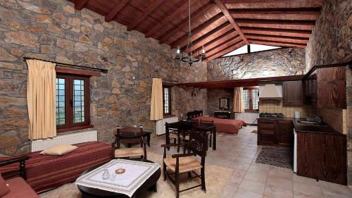 Apartment (3 Adults)