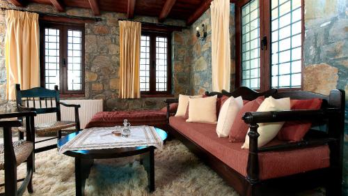 One-Bedroom Apartment (2 - 4 Adults)