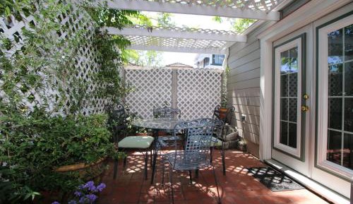 Queen Room with Patio