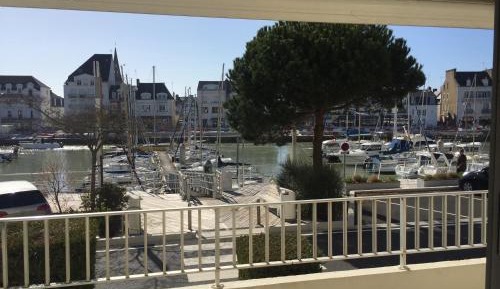 Studio Apartment with Harbor View