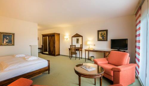 Deluxe Double Room - Sunny Side