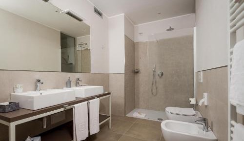 Suite with Hot Tub