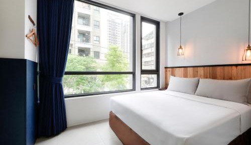 Single Room with Private Bathroom