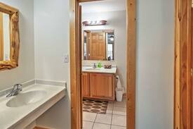 Oglesby Resort | Excellent location, Utica